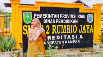 SMAN 2 Rumbio jaya, Jauh dari Permukiman Kepsek Tetap Semangat Berikan Terbaik