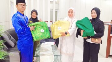 Sanggar Pusaka Budaya LAMR Meranti, Terima Bantuan Baju Tari dari Bank Riau Kepri Syariah